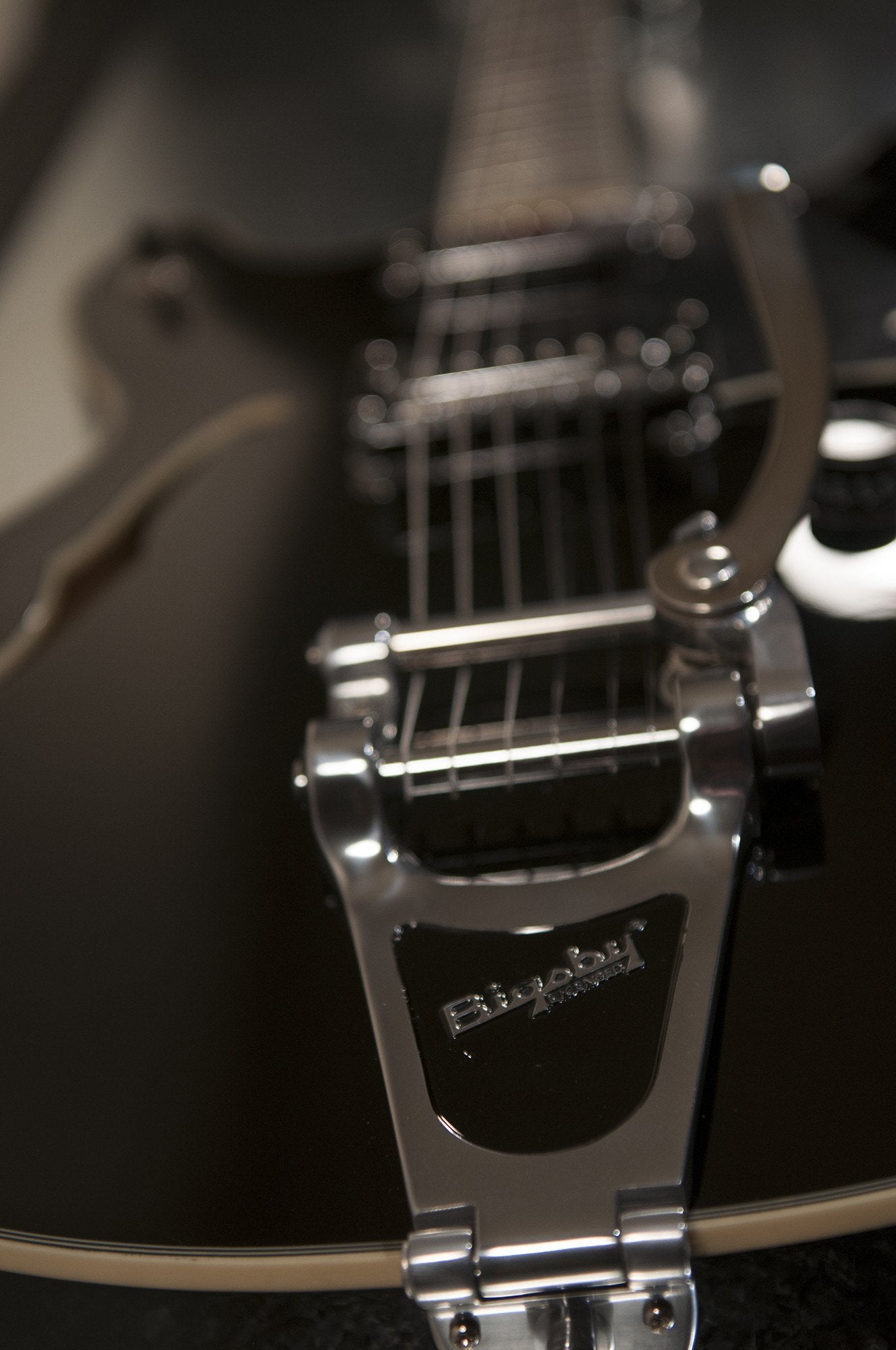 Schecter Guitars Schecter Corsair with Bigsby | Gloss Black